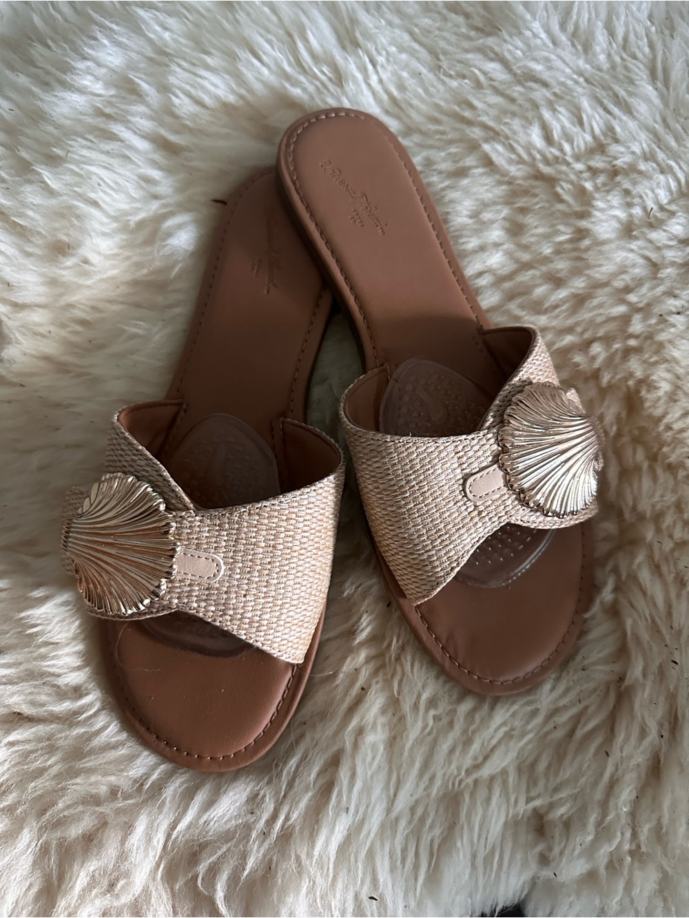 Universal Thread Woven Shell-Accent Slide Sandals - Tan/Gold
